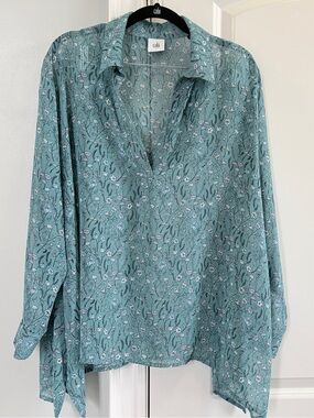 SALE! CAbi 💫 NWOT Summer 2019 Chase Blouse, Printed Shirt, Size S